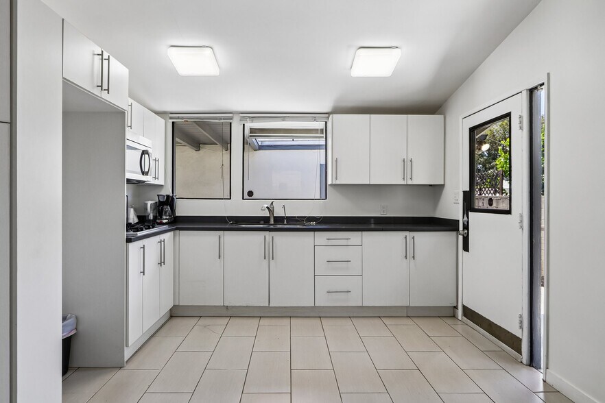 More Photos Of 11100 Sheldon St, Sun Valley Office Residential For Sale