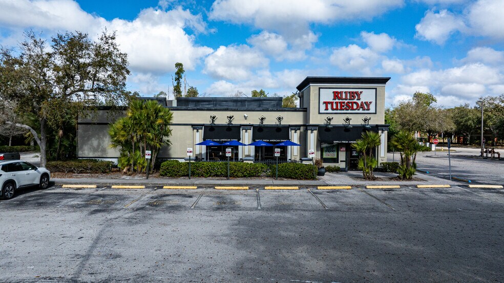 More Photos Of 9001 Park Royal Dr, Fort Myers Restaurant For Sale