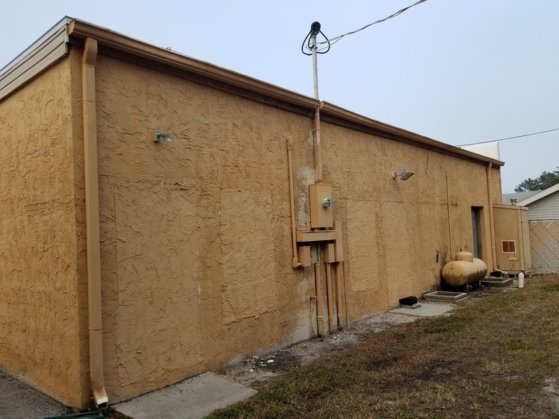 More Photos Of 2080 Constitution Blvd, Sarasota Freestanding For Sale