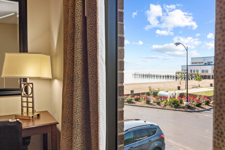 More Photos Of 30 Colonial Ave, Colonial Beach Hotel For Sale
