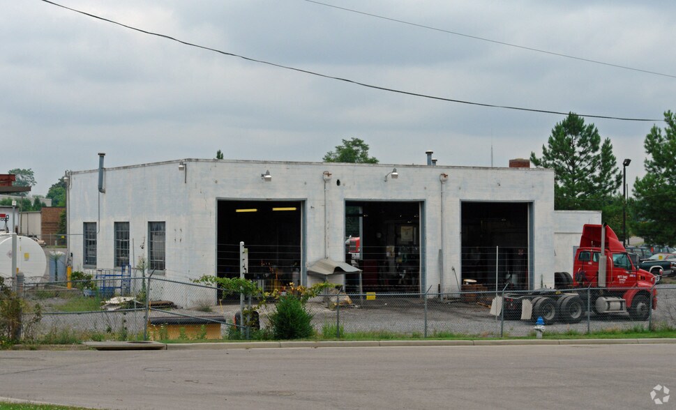 More Photos Of 1512 Plantation Rd, Roanoke Truck Terminal For Lease