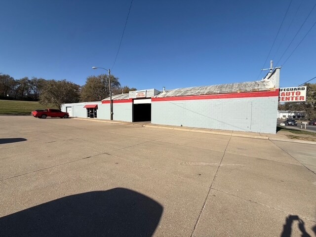 More Photos Of 1530 S 11th St, Nebraska City Auto Repair For Sale
