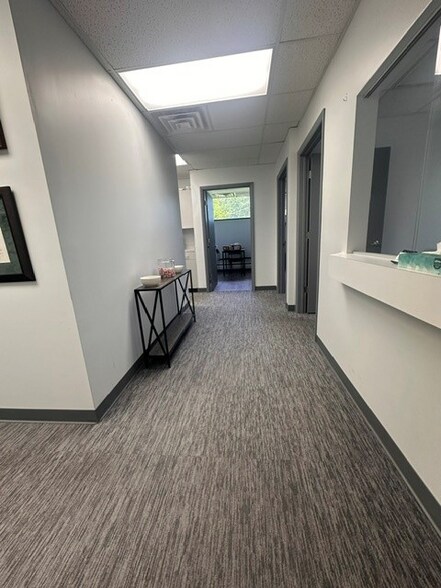 More Photos Of 23133 Orchard Lake Rd, Farmington Medical For Lease