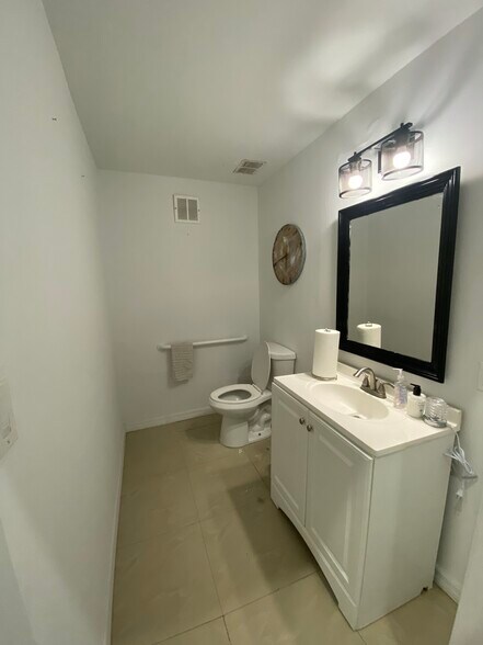 More Photos Of 112-120 S 20th Ave, Hollywood Restaurant For Lease