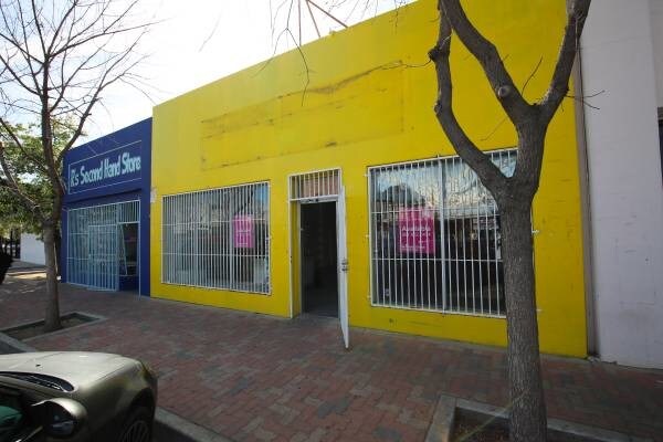 More Photos Of 911-913 Main St, Delano Storefront For Lease
