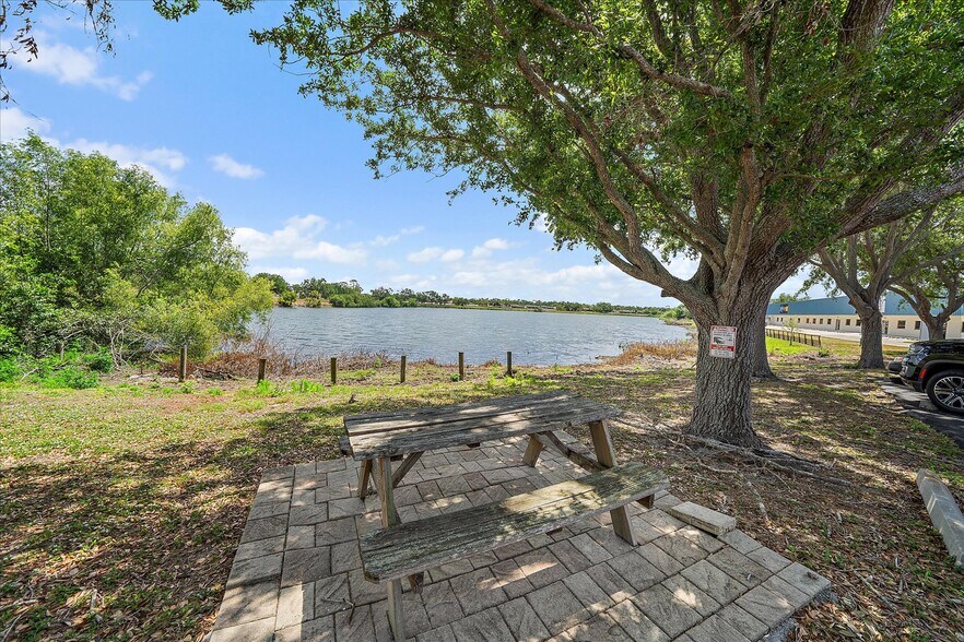 More Photos Of 1891 Porter Lake Dr, Sarasota Light Manufacturing For Sale