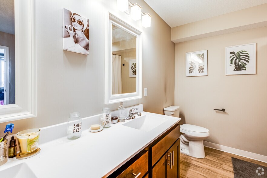 More Photos Of 1975-1977 Marshall Ave, Saint Paul Apartments For Sale