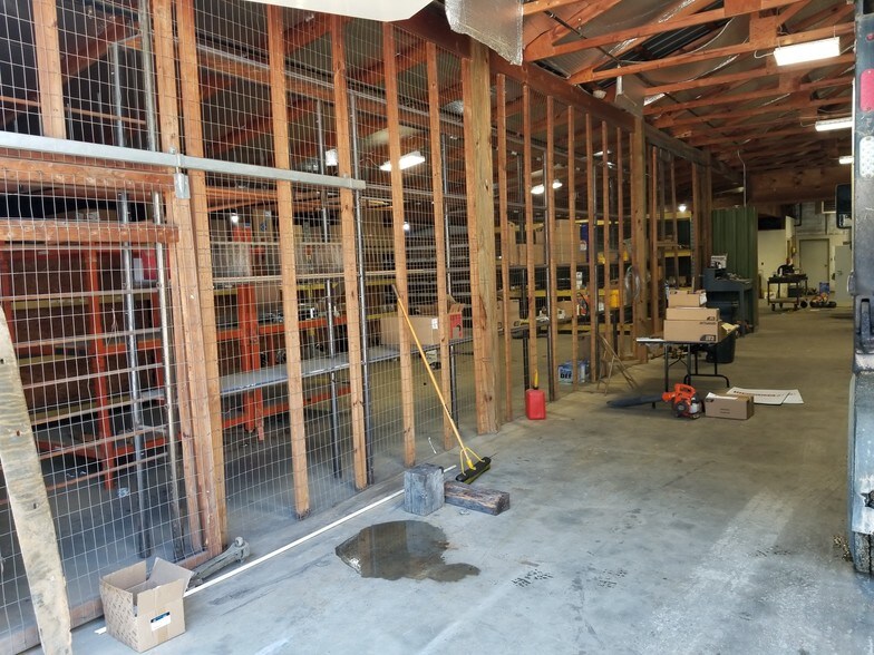 More Photos Of 2725 Priceville Rd, Gilbert Light Distribution For Lease