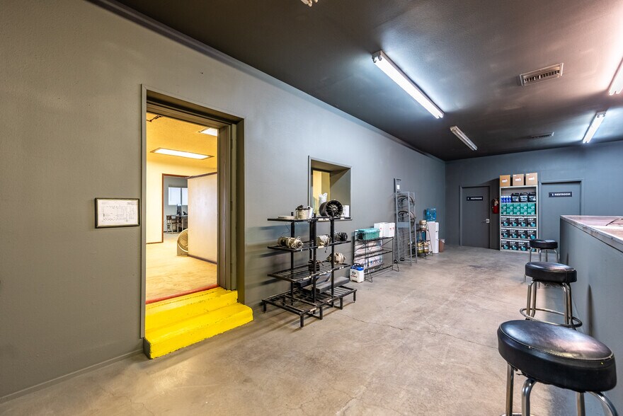 More Photos Of 397 E Evan Hewes Hwy, El Centro Auto Repair For Sale