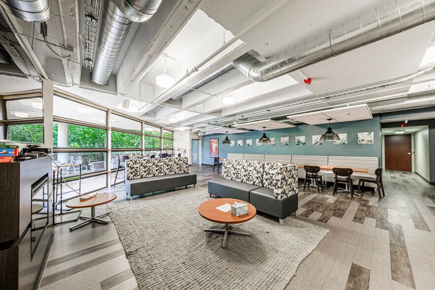 More Photos Of 13600 Bishops Ct, Brookfield Office For Lease