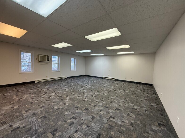 More Photos Of 625 Chandler St, Worcester Storefront Retail Office For Lease