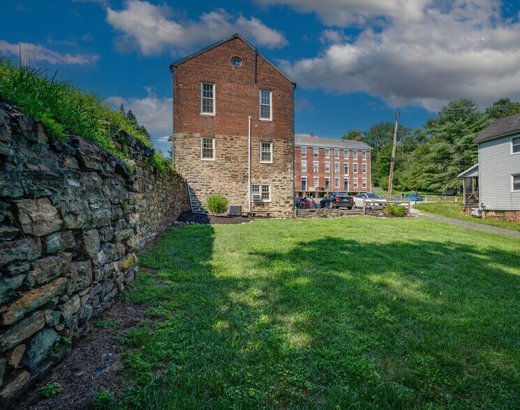 More Photos Of 1901 Monkton Rd, Monkton Storefront Retail Office For Sale