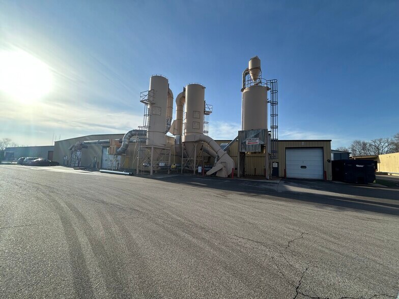 More Photos Of 606 Legion St, Bristol Industrial For Sale