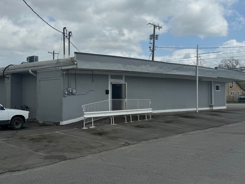 More Photos Of 3715 Rossville Blvd, Chattanooga Bar For Sale