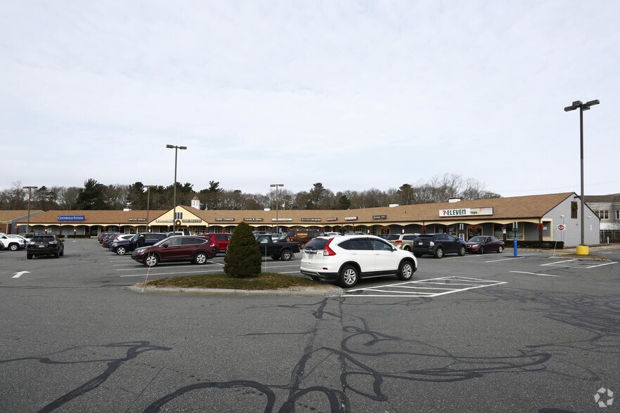 More Photos Of 1638-1662 Falmouth Rd, Centerville Storefront For Lease