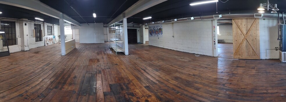 More Photos Of 400 5th St, Lynchburg Storefront For Lease