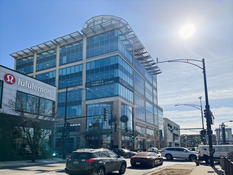 More Photos Of 915-939 W North Ave, Chicago Coworking Space