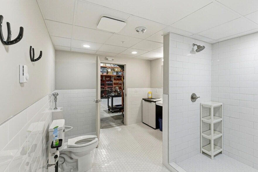 More Photos Of 18233 Lincoln Meadows Pky, Parker Self Storage For Sale