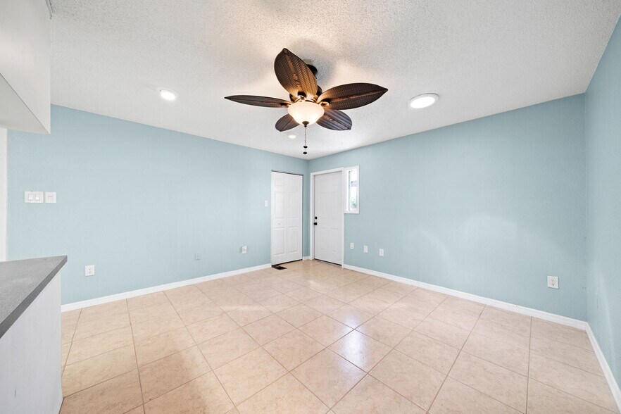 More Photos Of 100 Lucas Rd, Merritt Island Carwash For Sale