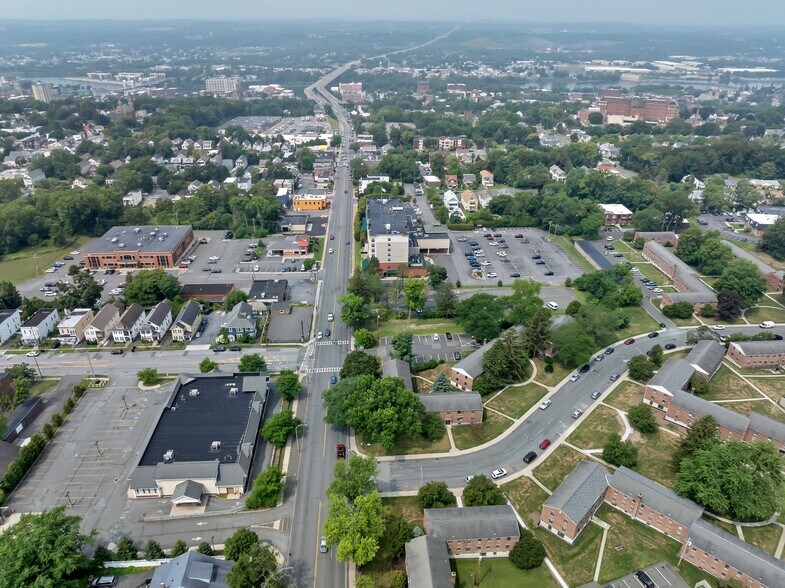 More Photos Of 272 Hoosick St, Troy Freestanding For Sale