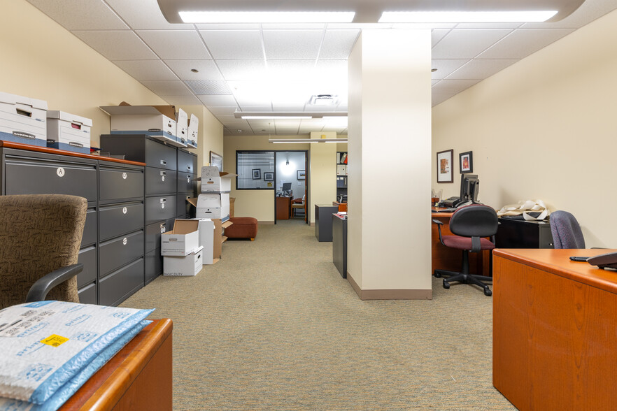 More Photos Of 50 E Washington St, Chicago Office For Sale