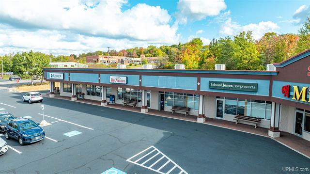 More Photos Of 901 Razorback Dr, Houghton Storefront For Sale