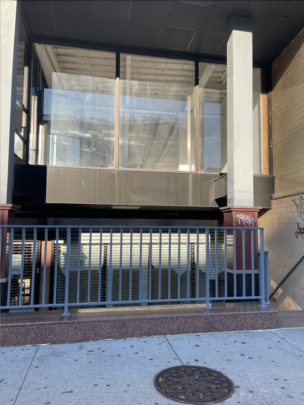 More Photos Of 92-29 Queens Blvd, Rego Park Apartments For Lease