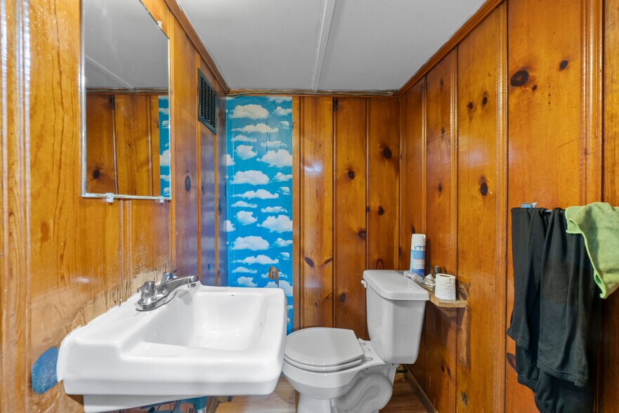 More Photos Of 28 E 25th St, Baltimore Storefront Retail Residential For Sale