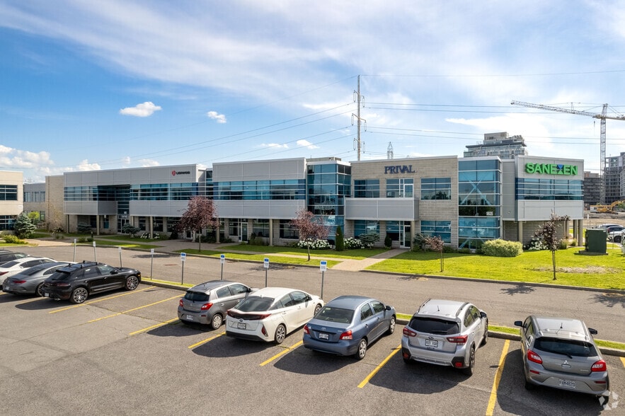 More Photos Of 9935 Rue de Châteauneuf, Brossard Flex For Lease