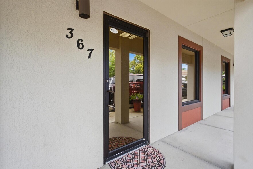 More Photos Of 375 Fennell Blvd, Lady Lake Medical For Sale