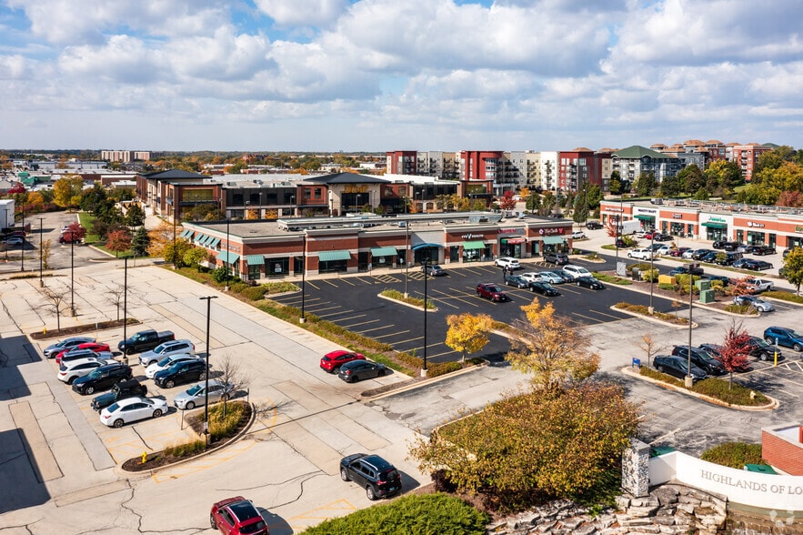 More Photos Of 2820 S Highland Ave, Lombard General Retail For Lease