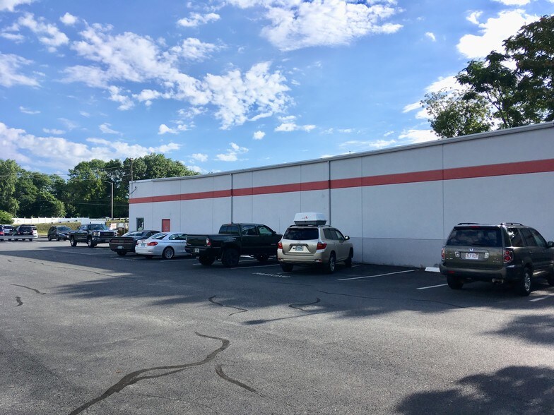 1418 Middlesex St, Lowell, MA 01851 Auto Dealership For Sale