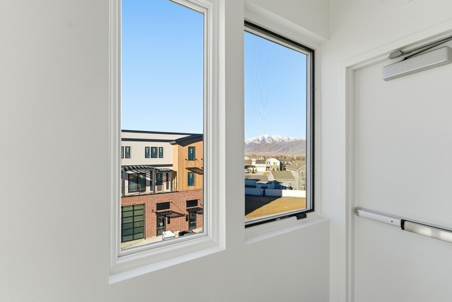 More Photos Of Phase One Unit #6, 1922 US-40 Hwy, Heber City Light Distribution For Lease