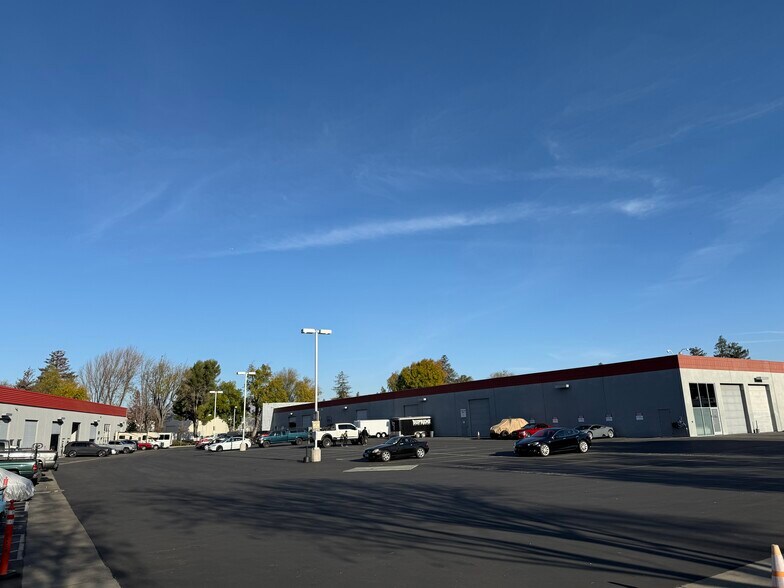 More Photos Of 521 Charcot Ave, San Jose Showroom For Lease