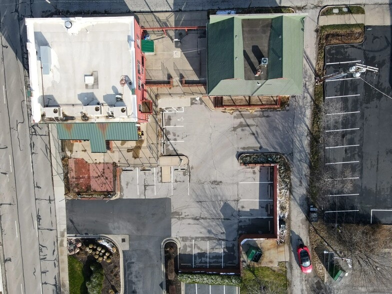 More Photos Of 917 W 44th St, Kansas City Restaurant For Sale