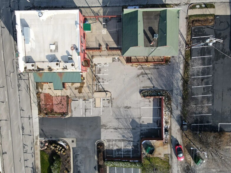 More Photos Of 917 W 44th St, Kansas City Restaurant For Sale