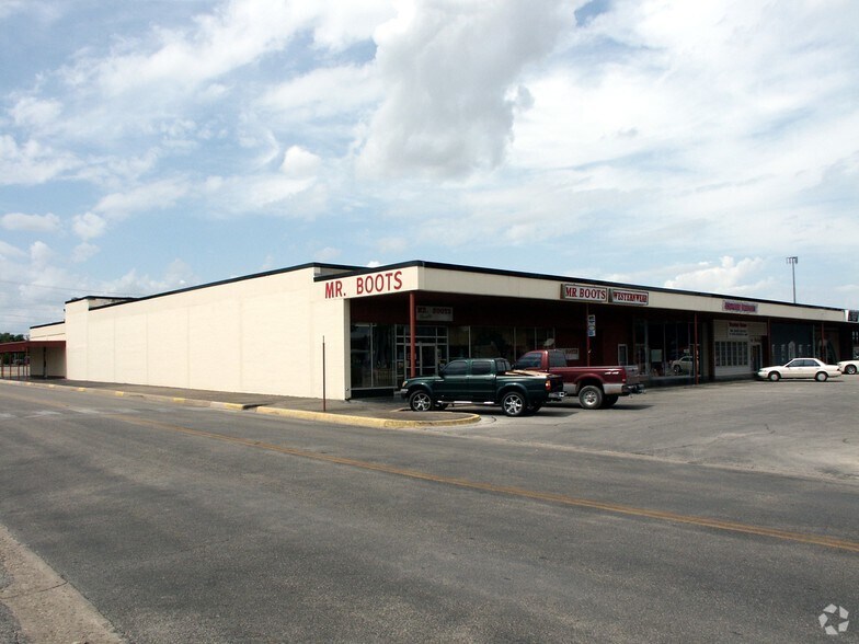 More Photos Of 2230 W Beauregard Ave, San Angelo Freestanding For Sale