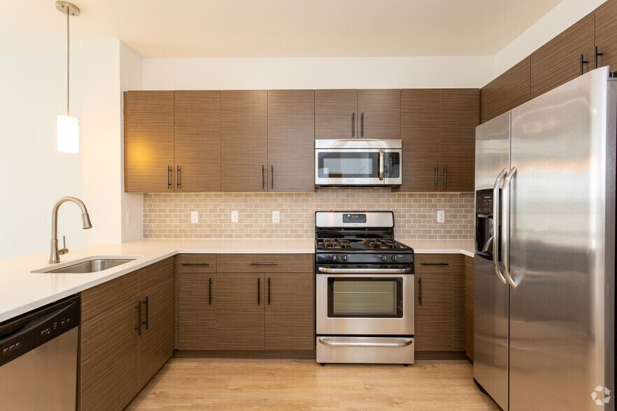 More Photos Of 56 Broad St, Bloomfield Apartments For Lease