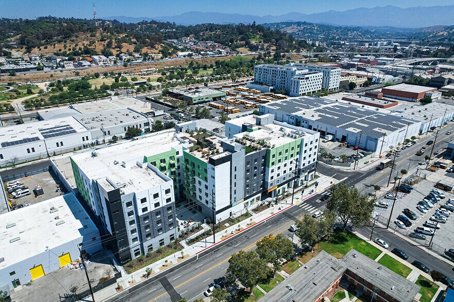 More Photos Of 1457 N Main St, Los Angeles Apartments For Lease