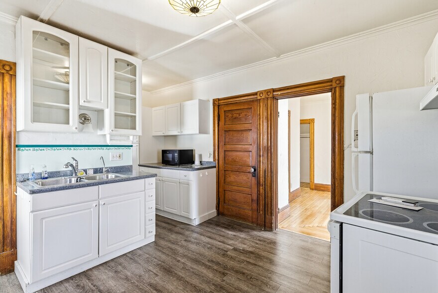 More Photos Of 51 Chestnut St, Rochester Apartments For Sale