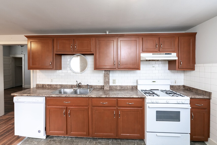 More Photos Of 1515 Madison Ave, Memphis Apartments For Sale