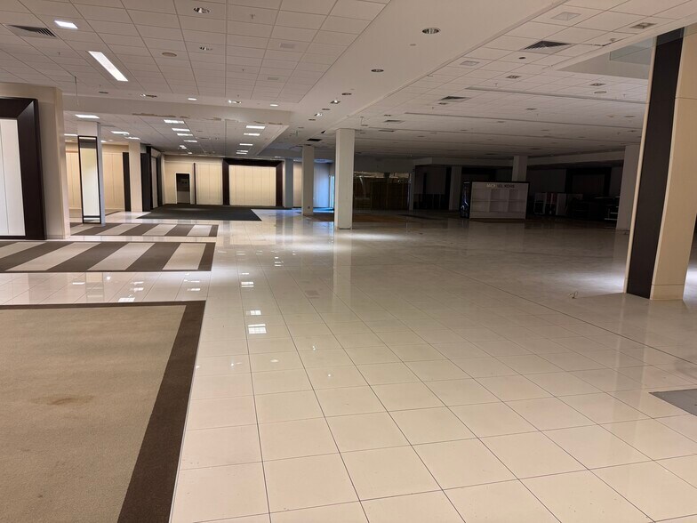 More Photos Of 1305-1401 W Esplanade Ave, Kenner Unknown For Lease