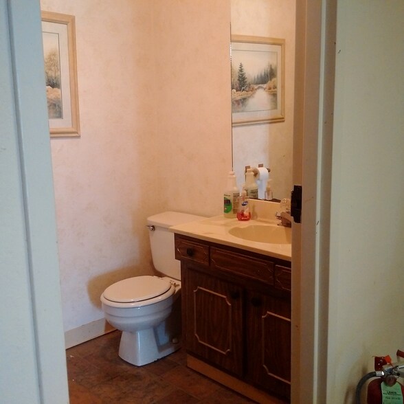 More Photos Of 800 W Rock Creek Rd, Norman Office For Lease