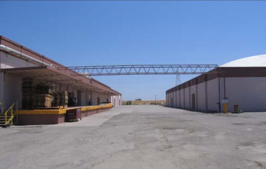 Primary Photo Of 24486-24508 S MacArthur Dr, Tracy Warehouse For Lease