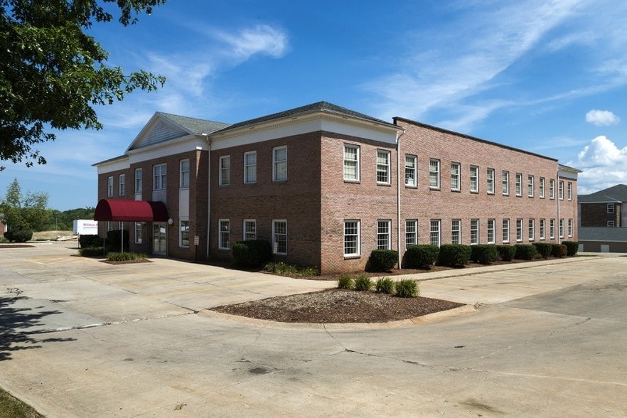 More Photos Of 34900 Chardon Rd, Willoughby Hills Unknown For Lease