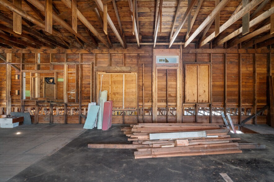 More Photos Of 625 Nehalem Blvd, Wheeler Storefront Retail Residential For Sale