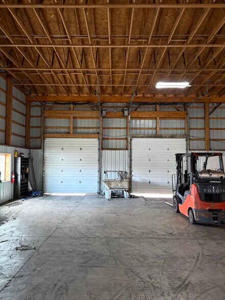 More Photos Of 5540 Ramscot Dr, Lapeer Warehouse For Lease