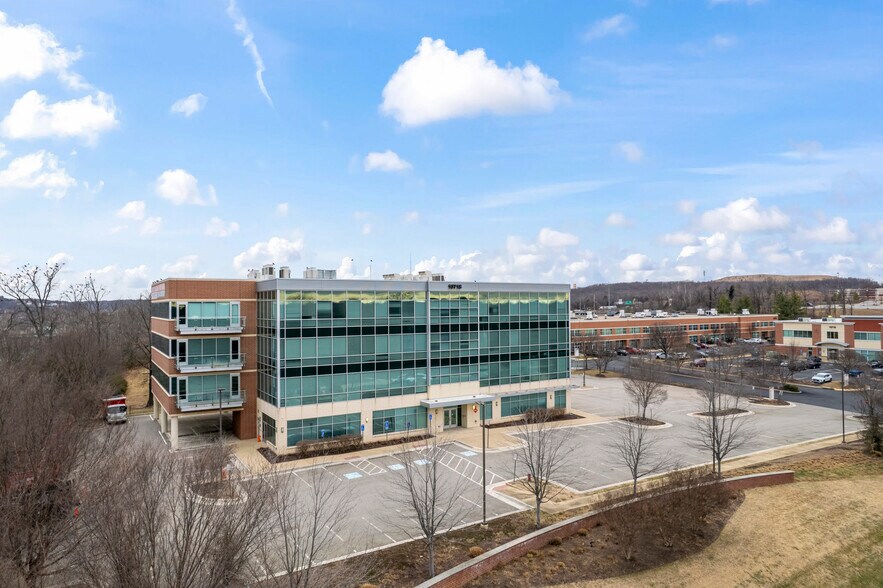 More Photos Of 10718 Richmond Hwy, Lorton Office For Lease