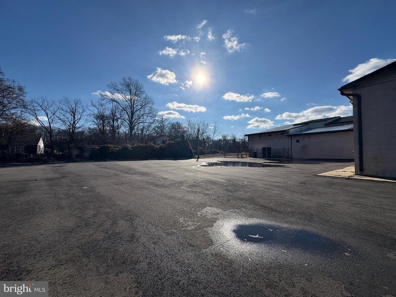 More Photos Of 69 Route 130, Bordentown Storefront For Lease