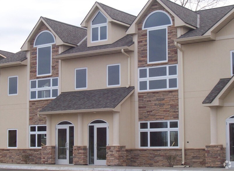 More Photos Of 3352 Sherman Ct, Eagan Medical For Lease